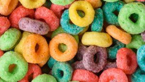 cereali colorati con coloranti alimentari